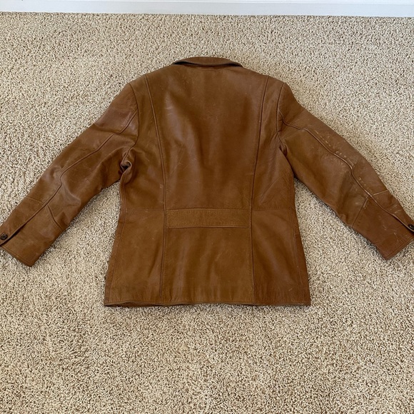 Preowned vintage Claiborne genuine leather jacket in good condition size 42S. - Picture 6 of 6